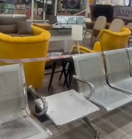 Swab test exposes shocking dirt levels on airport seats - MicroSecondNews